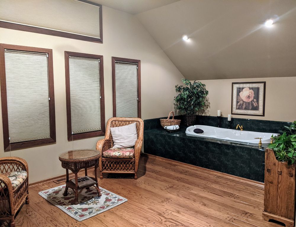 Carriage House Tub